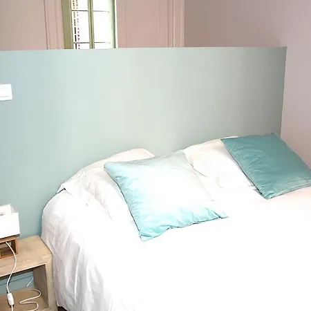 La Rousselle Apartment *