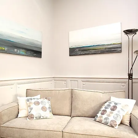 La Rousselle Apartment